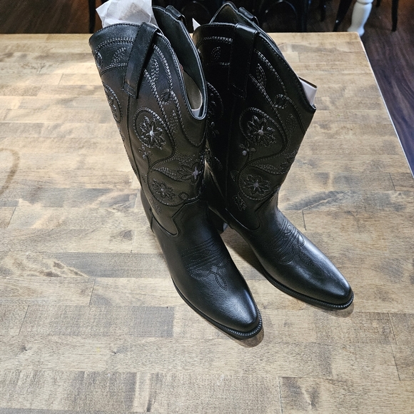 Lisemous Cowboy Boots - Picture 3 of 3